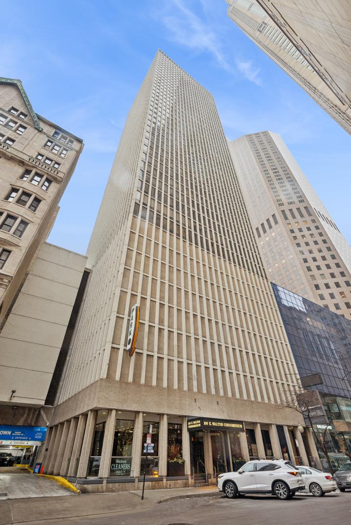 100 E Walton St. #11H, Chicago, IL 60611
