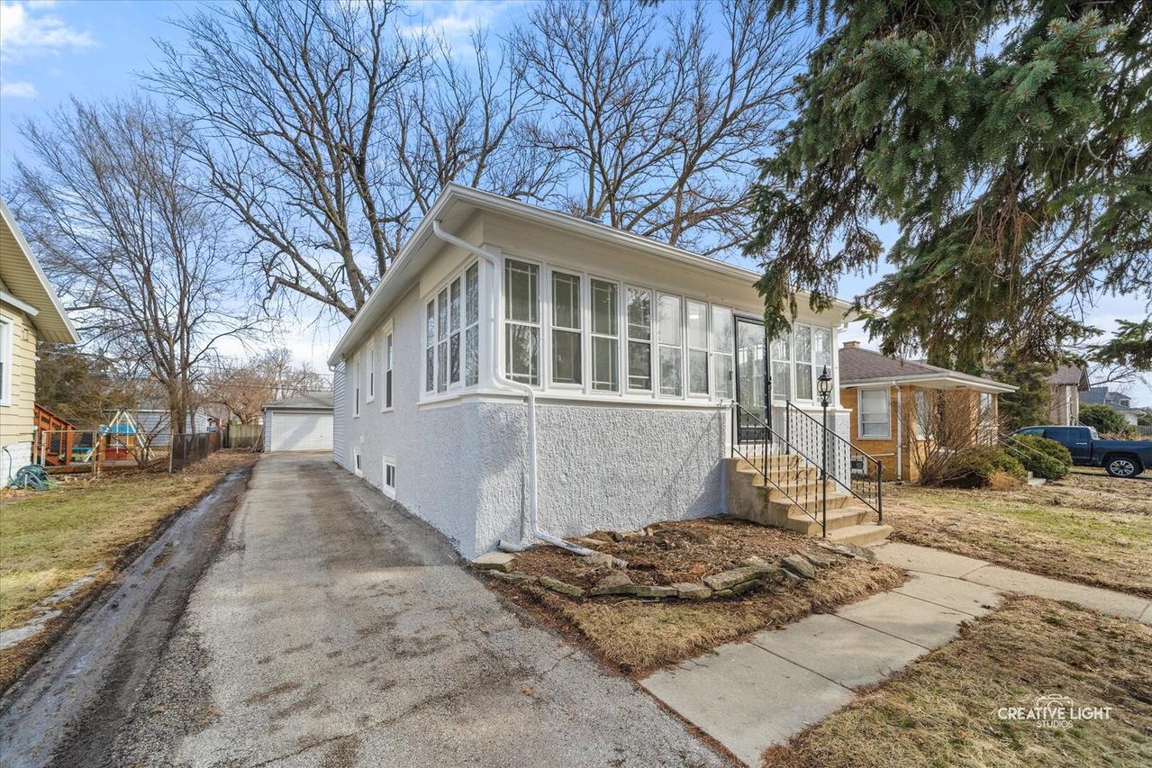 237 S Villa Ave., Elmhurst, IL 60126
