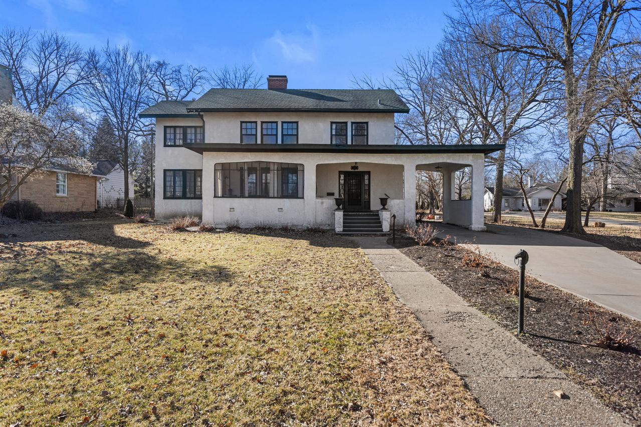 1124 N State St., Monticello, IL 61856