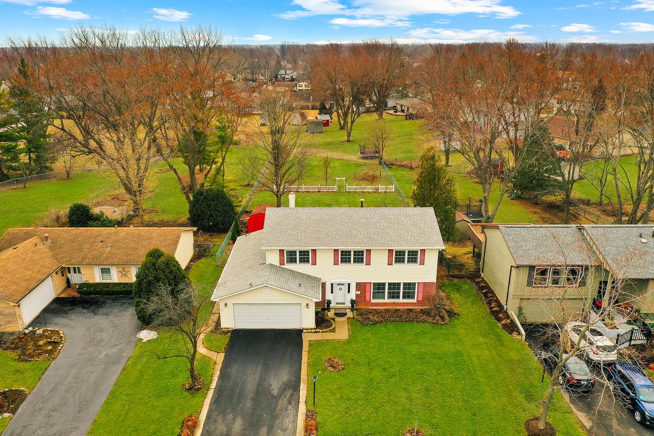 1045 Browning Ln., Lake Zurich, IL 60047