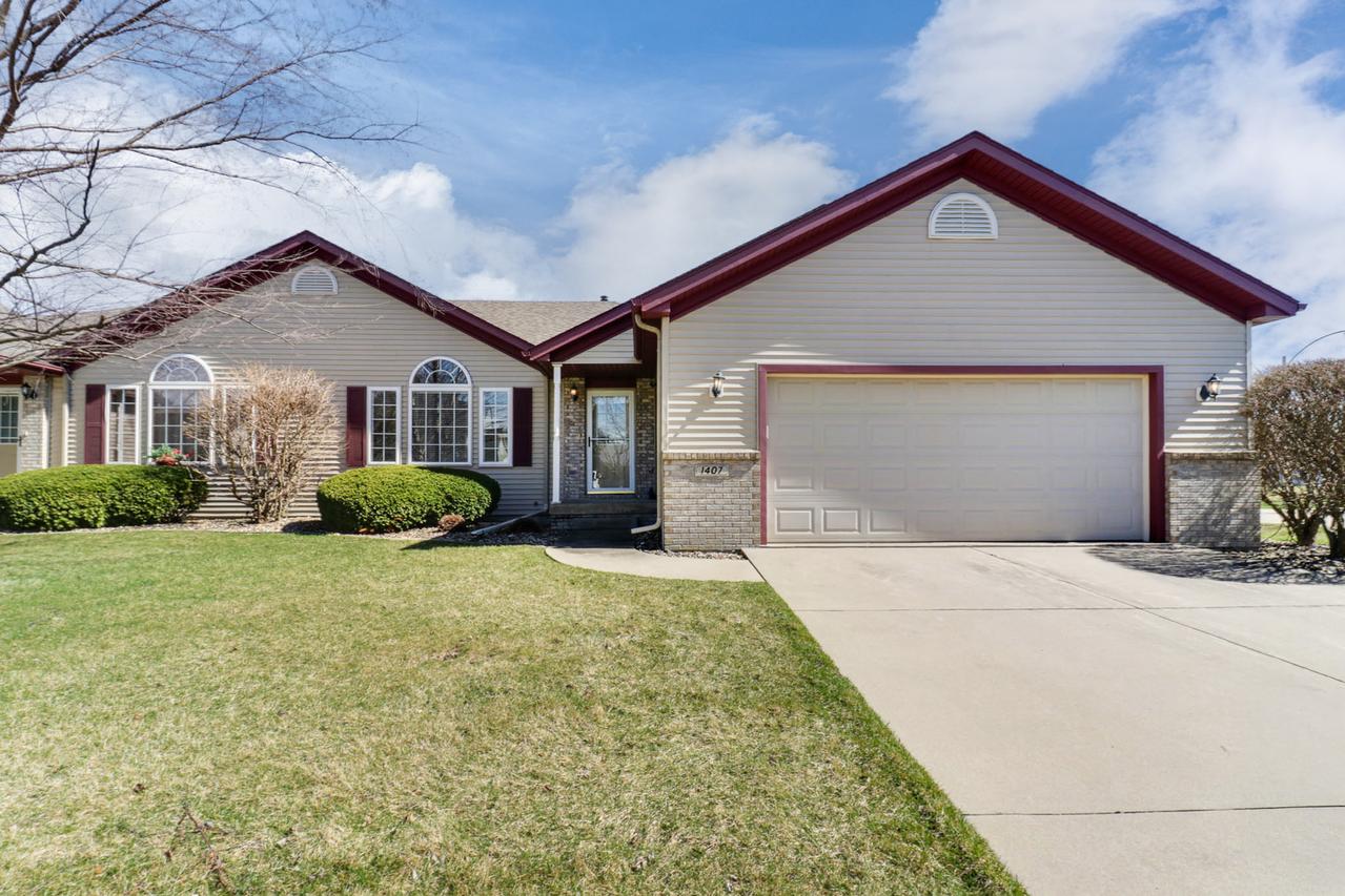 1407 Windham Hill Rd., Bloomington, IL 61704