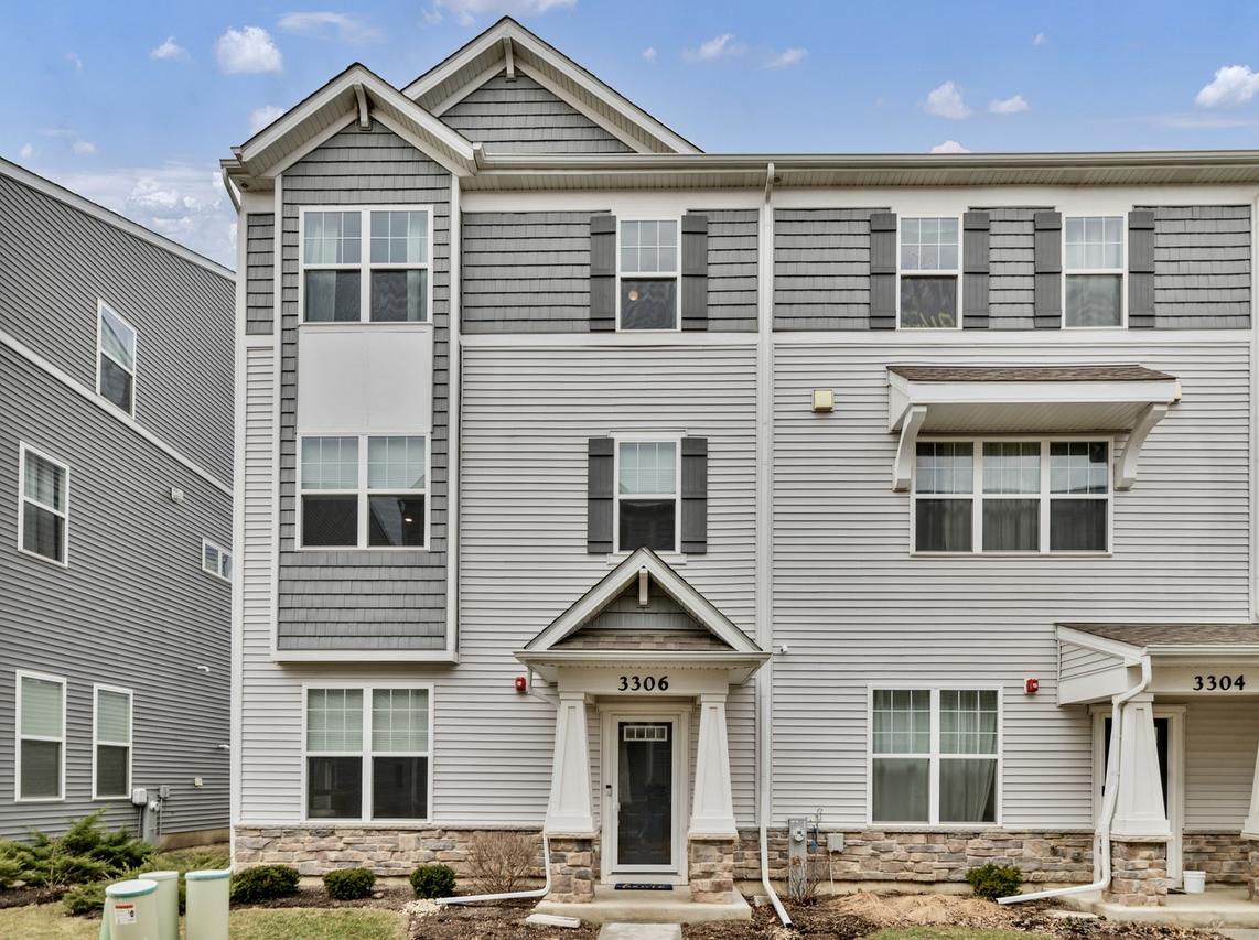 3306 Trillium Cir. #3001, Rolling Meadows, IL 60008