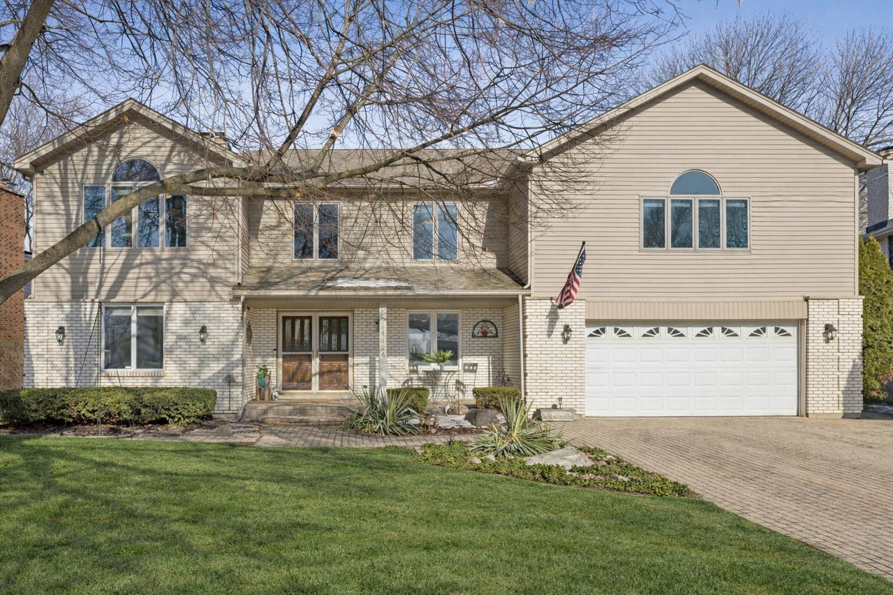 1424 E Jonquil Cir., Arlington Heights, IL 60004