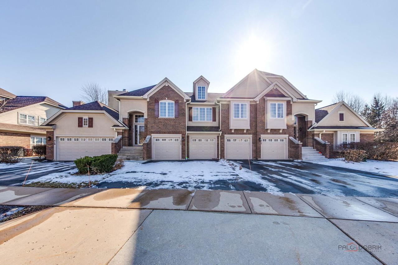 517 E Saddlebrook Ln., Vernon Hills, IL 60061