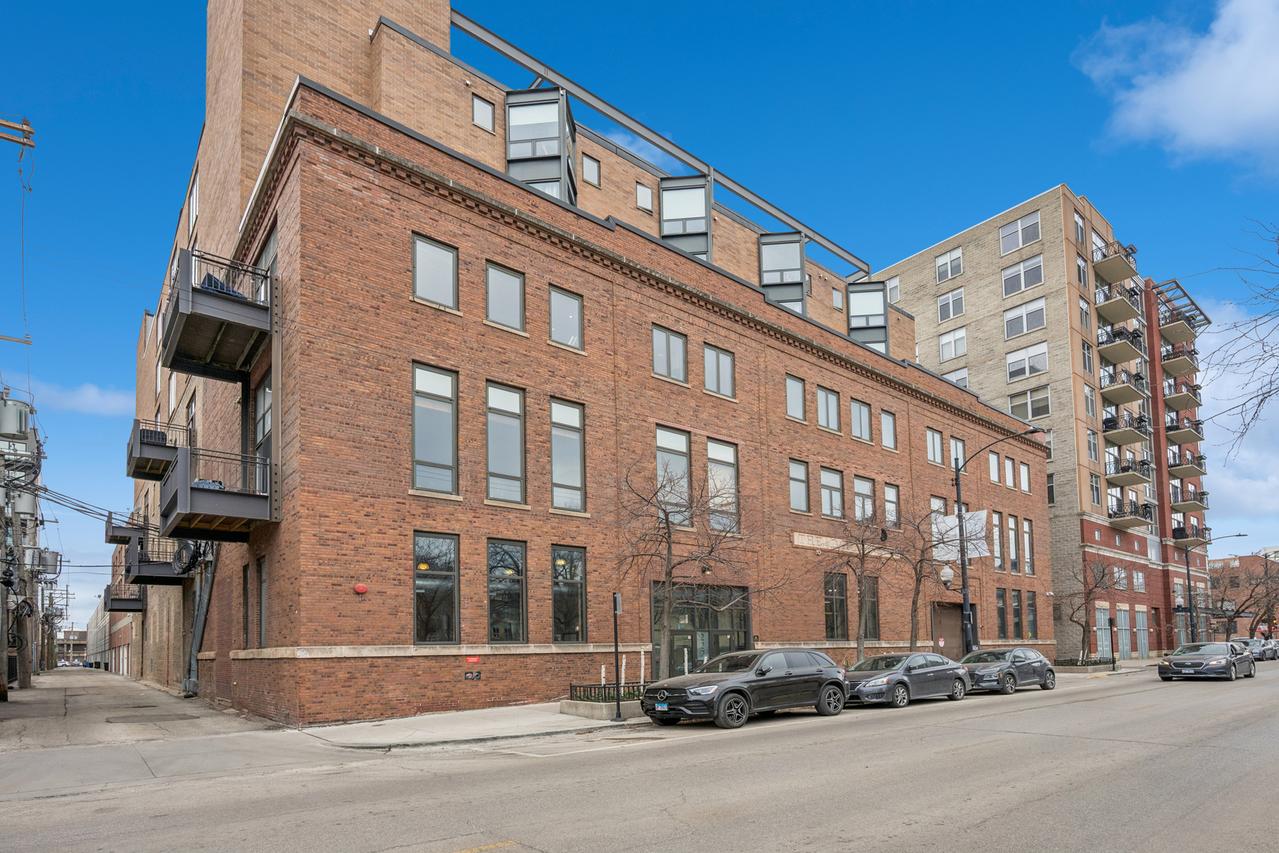 222 S Racine Ave. #307, Chicago, IL 60607
