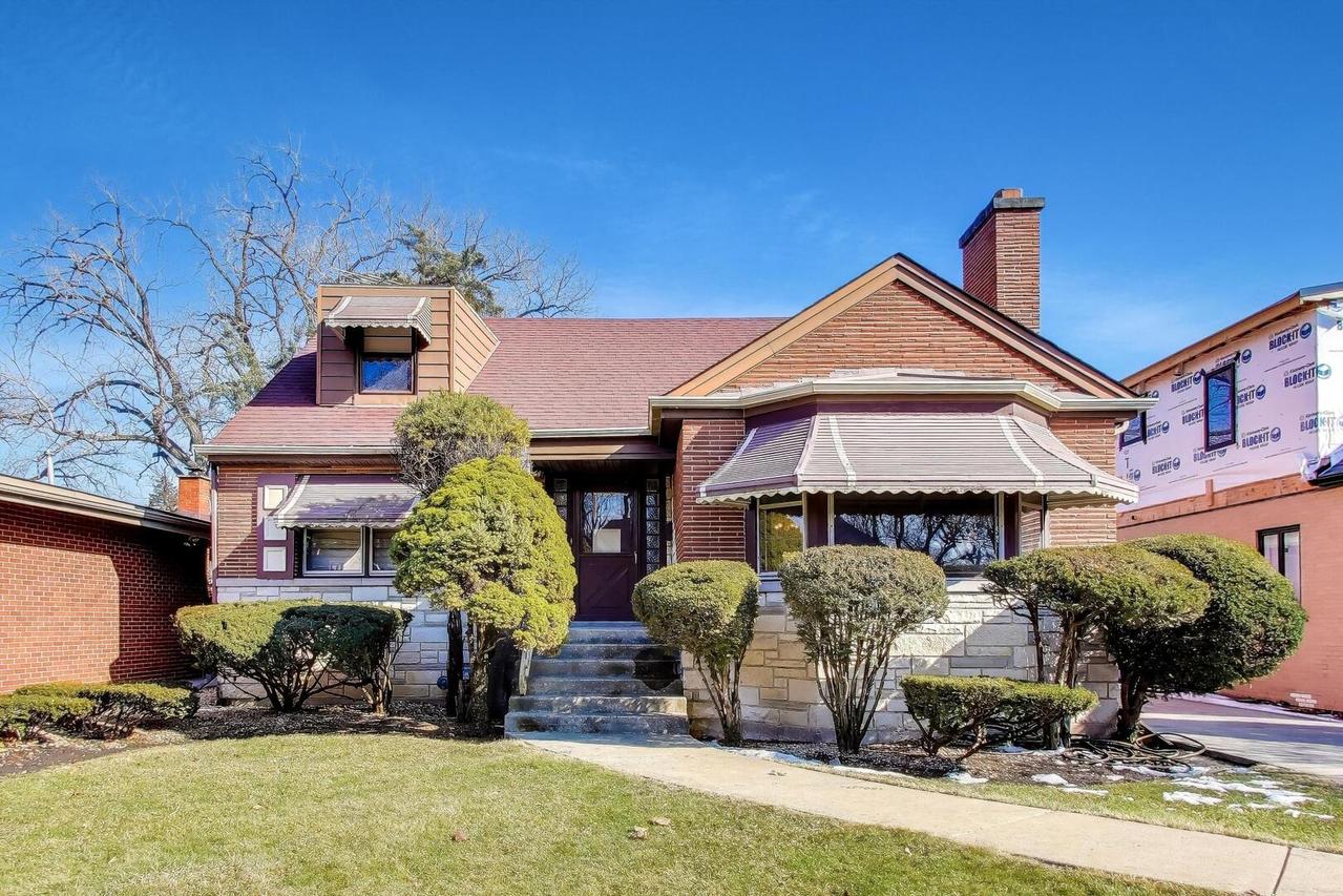 1507 Clinton Pl., River Forest, IL 60305