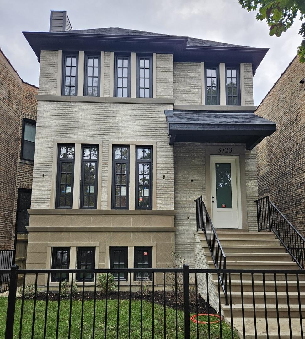 3723 N Oakley Ave., Chicago, IL 60618