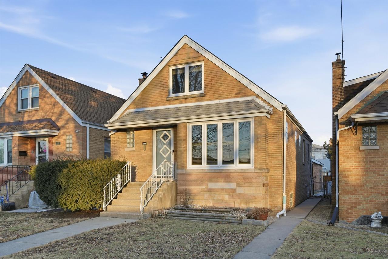 5533 N Menard Ave., Chicago, IL 60630