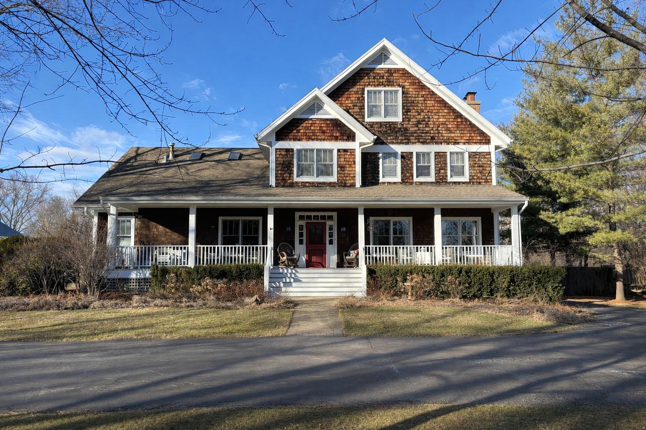 1190 W Old Mill Rd., Lake Forest, IL 60045