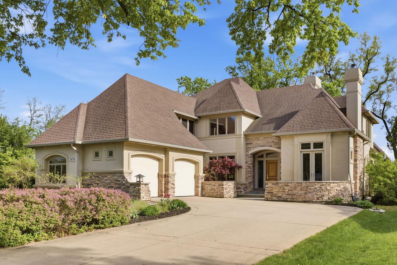 1076 Prairie Ave., Naperville, IL 60540