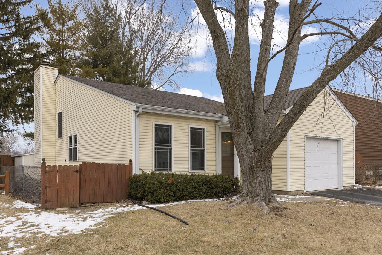 2630 White Barn Rd., Aurora, IL 60502