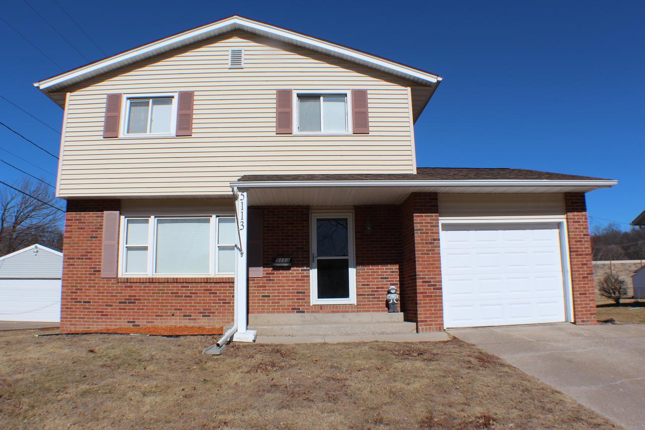 5113 44th Ave., Moline, IL 61265
