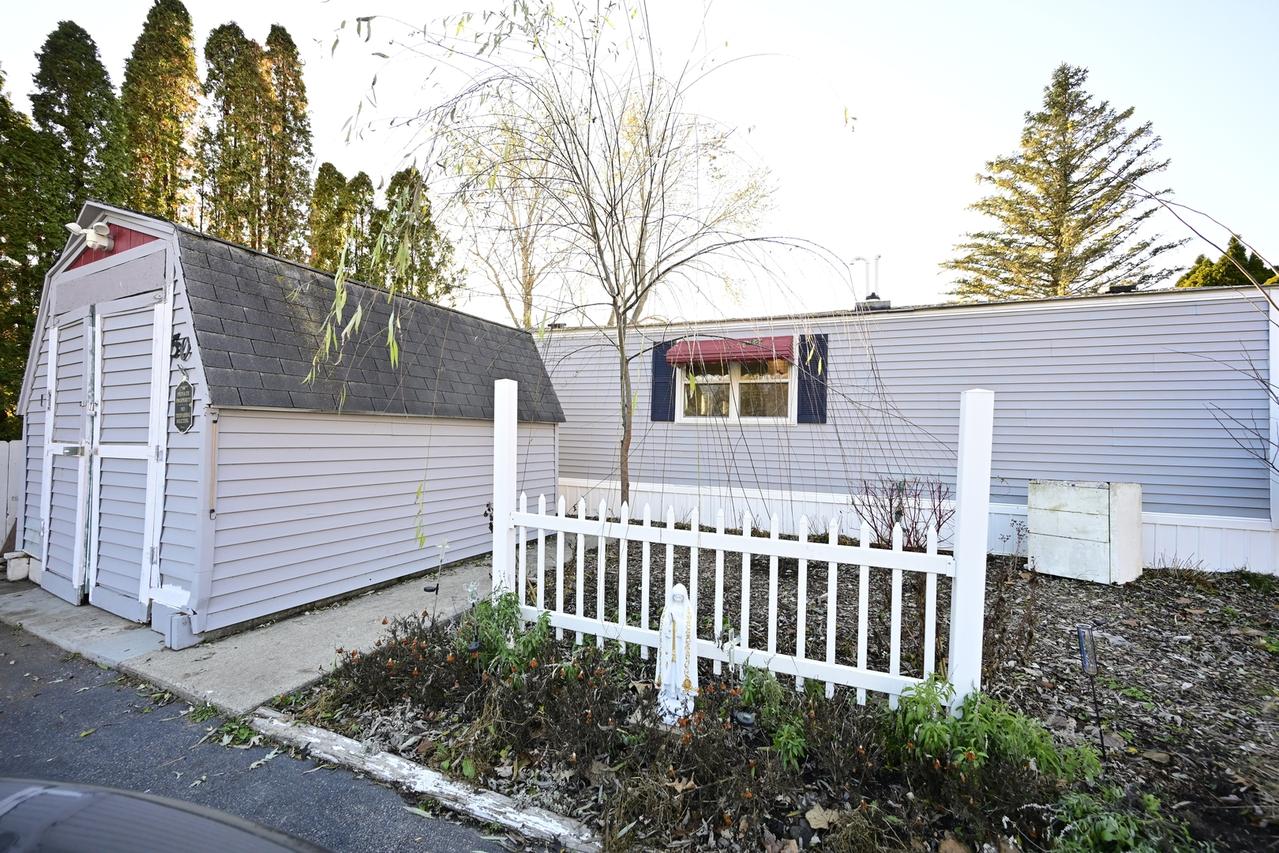 [Address Hidden by Seller], Lakemoor, IL 60051