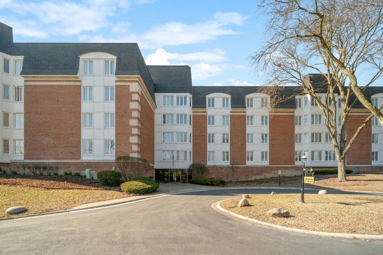 175 Lake Blvd. #349, Buffalo Grove, IL 60089