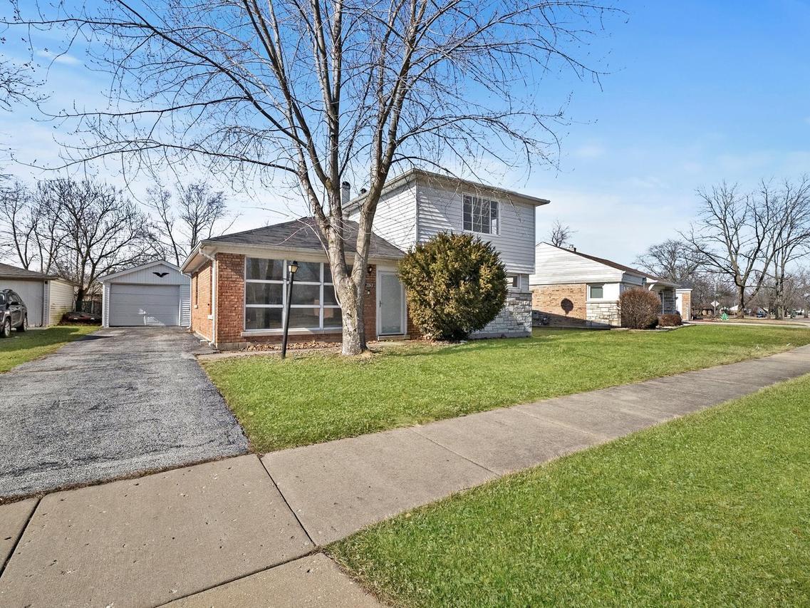 226 S Orchard Dr., Park Forest, IL 60466