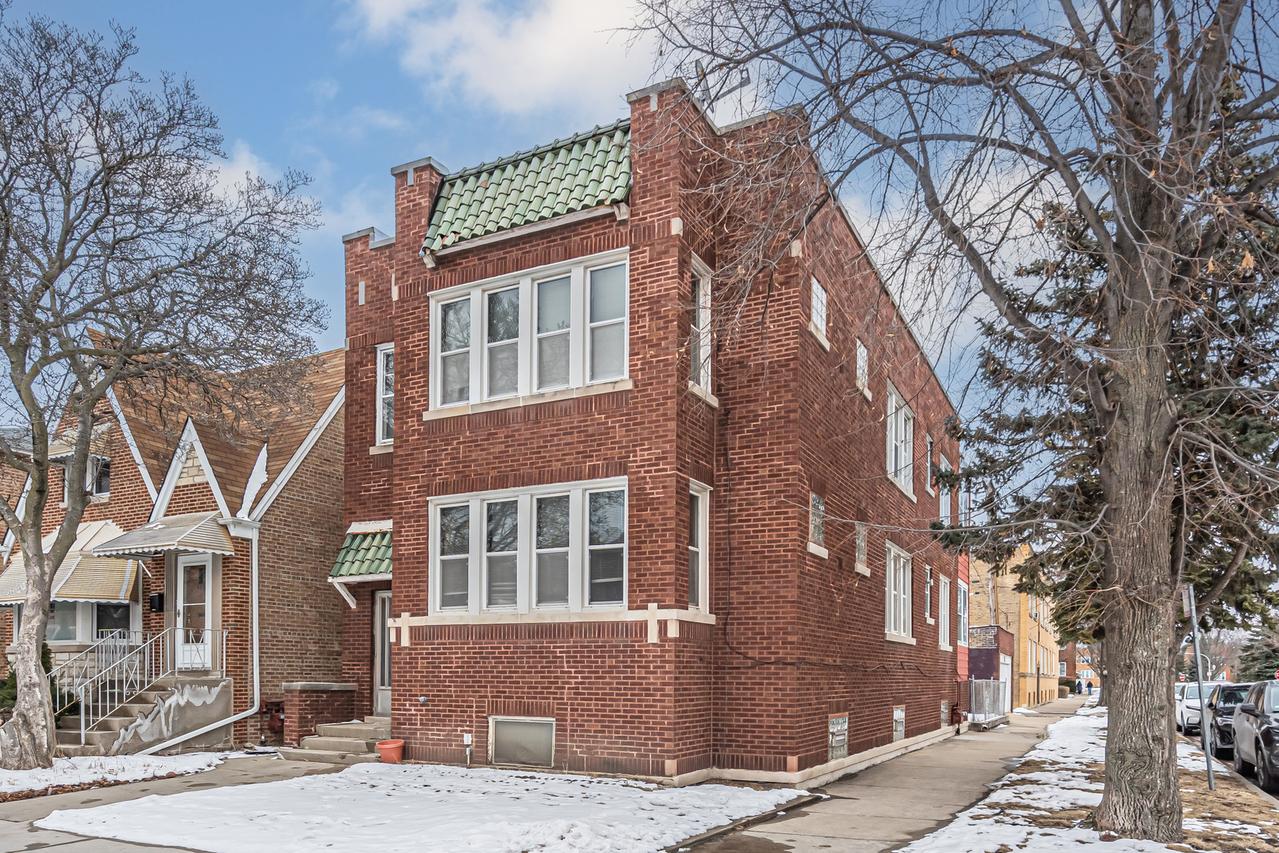 4901 N Marmora Ave., Chicago, IL 60630