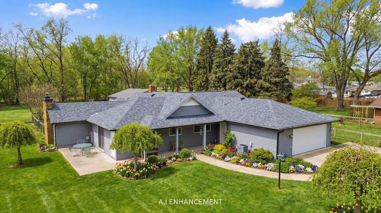 1307 Sinnissippi Park Rd., Sterling, IL 61081