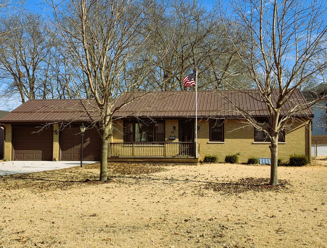 45 Locust St., Prophetstown, IL 61277