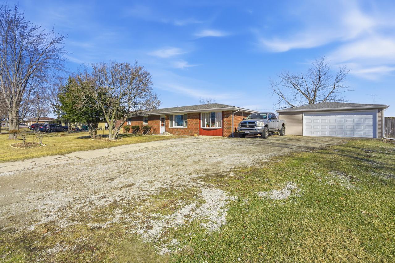 2225 Loganberry St., Joliet, IL 60433