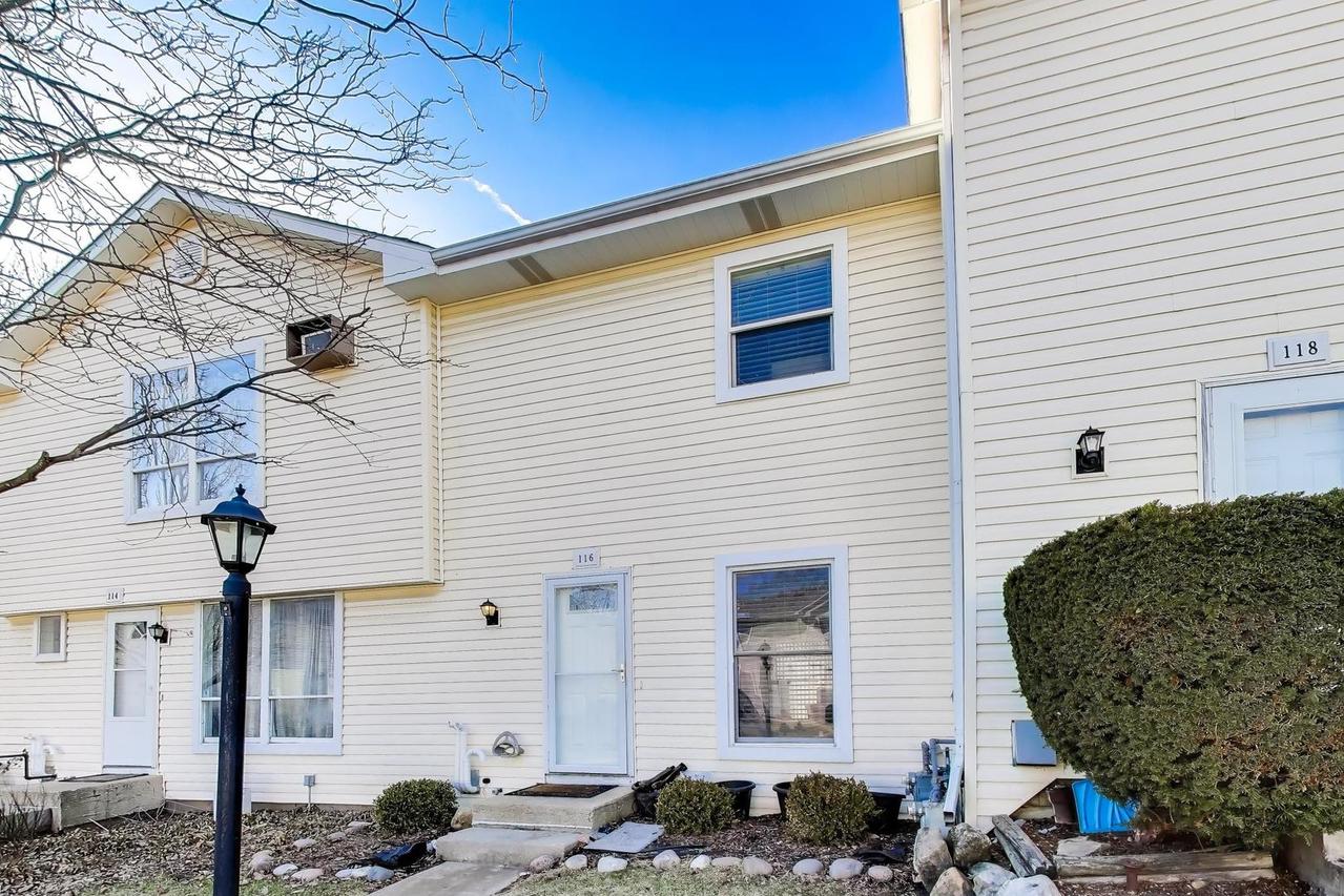 116 Raintree Ct., Aurora, IL 60504