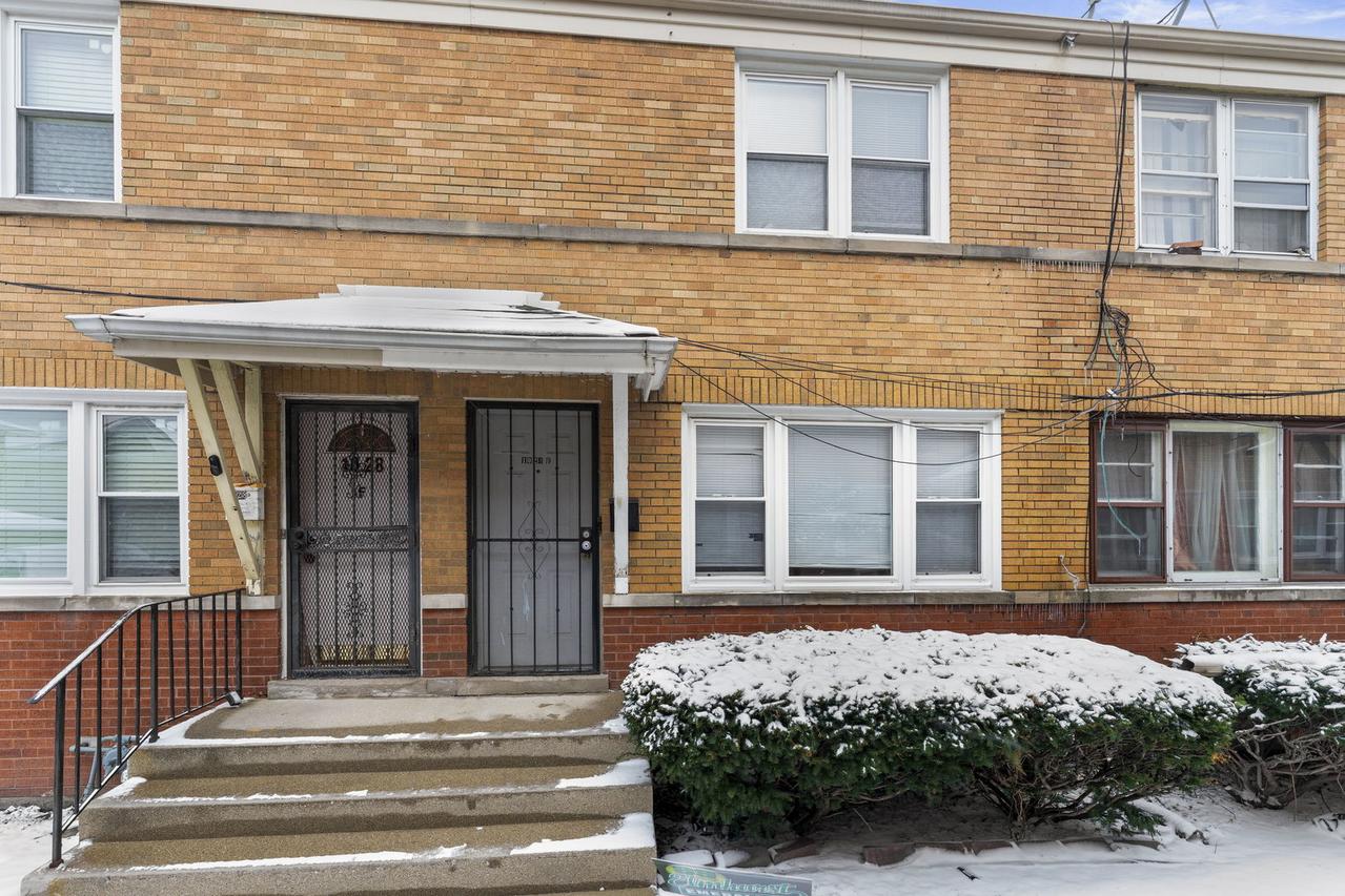 1028 Bellwood Ave. #E, Bellwood, IL 60104