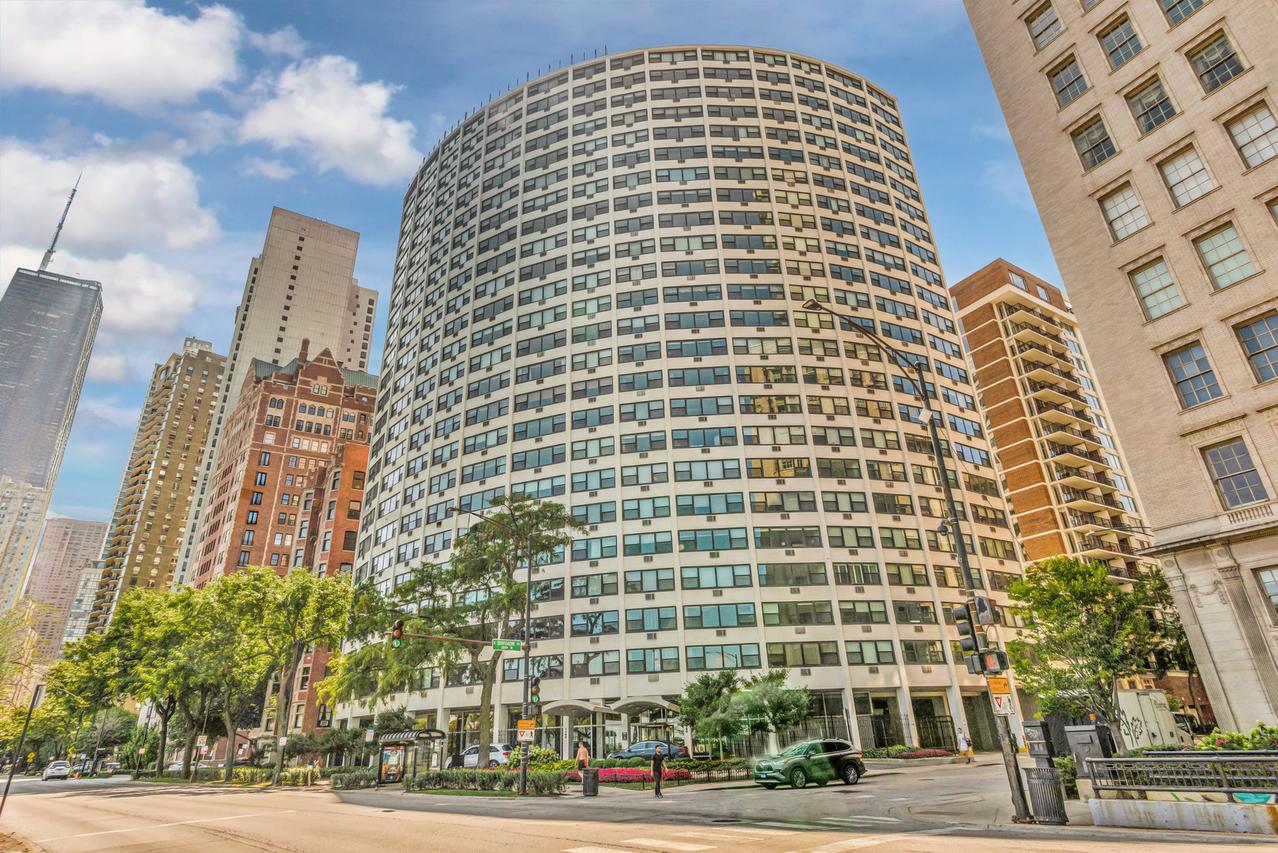 1150 N Lake Shore Dr. #21E, Chicago, IL 60611