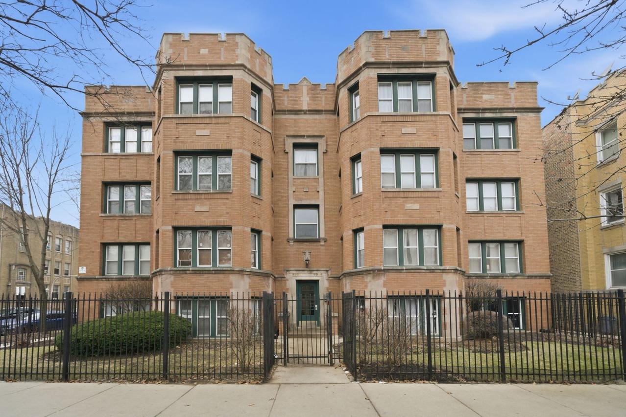 2342 W Rosemont Ave. #1, Chicago, IL 60659