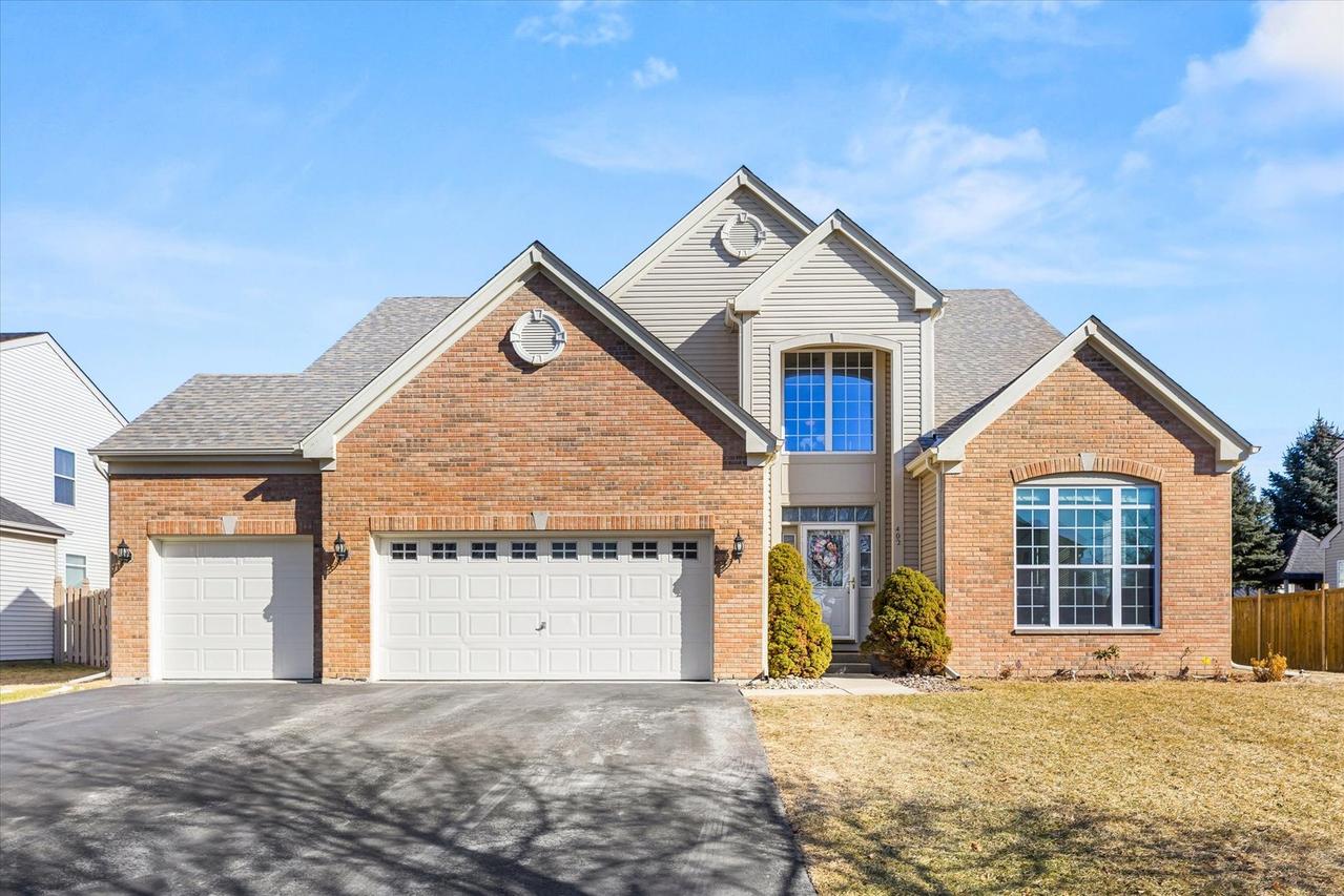 402 S Palmer Dr., Bolingbrook, IL 60490