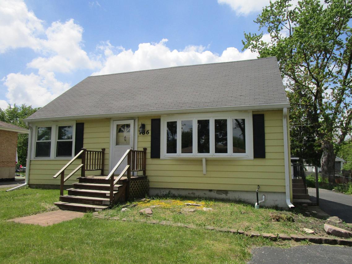 786 N Van Auken St., Elmhurst, IL 60126