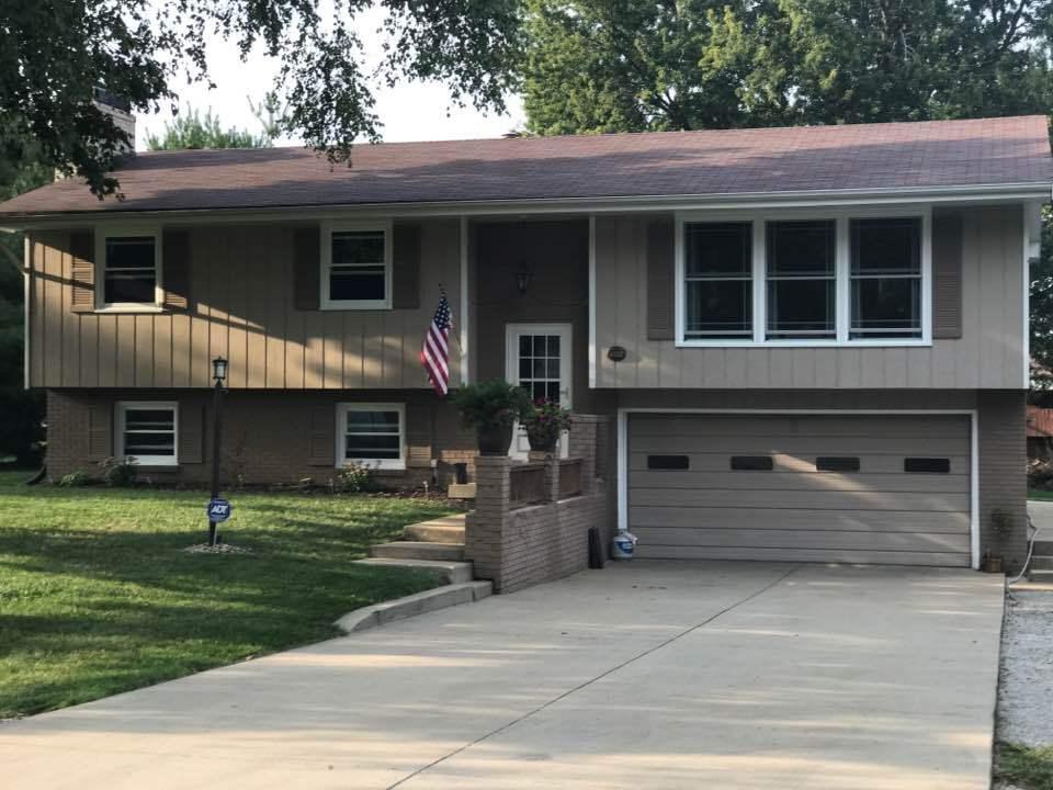 18864 Pioneer St., Bloomington, IL 61705