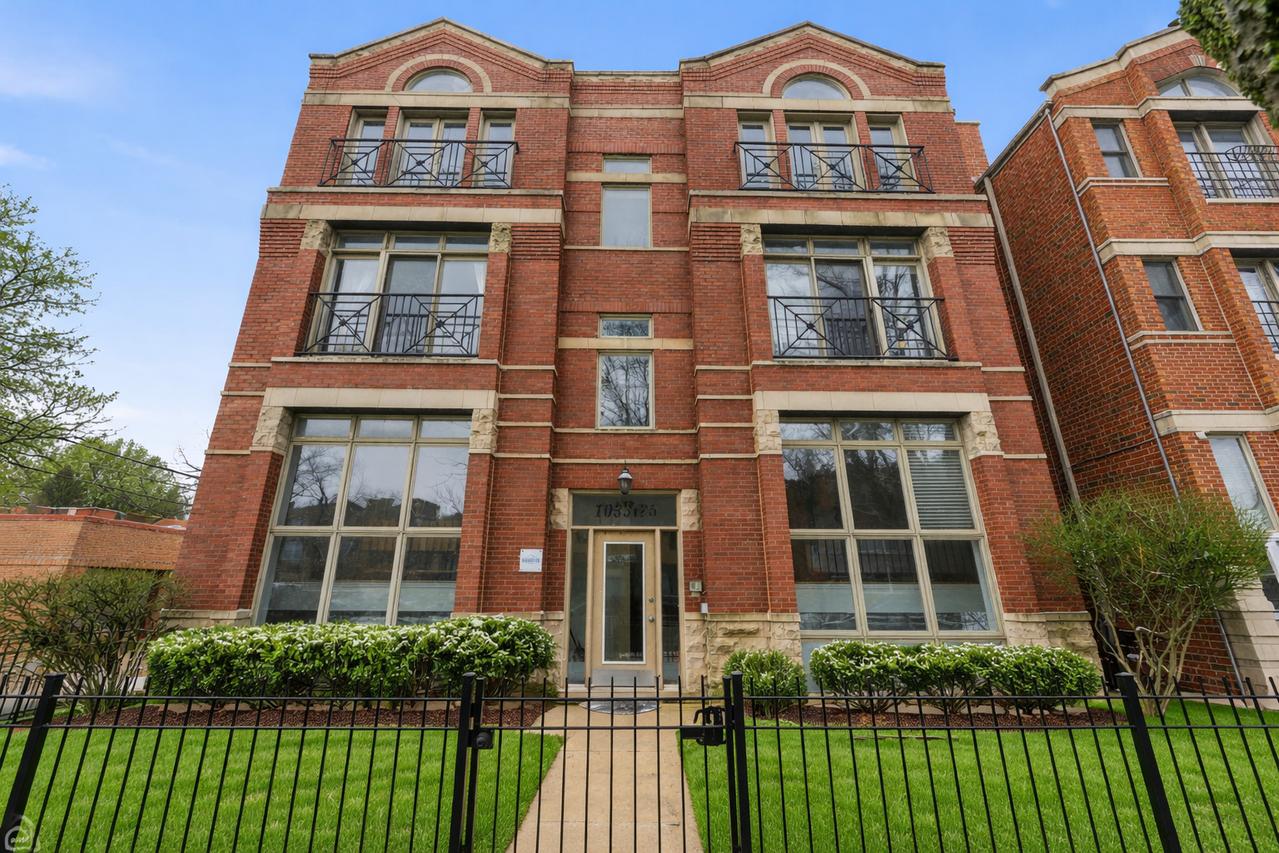 1035 W Taylor St. #3, Chicago, IL 60607