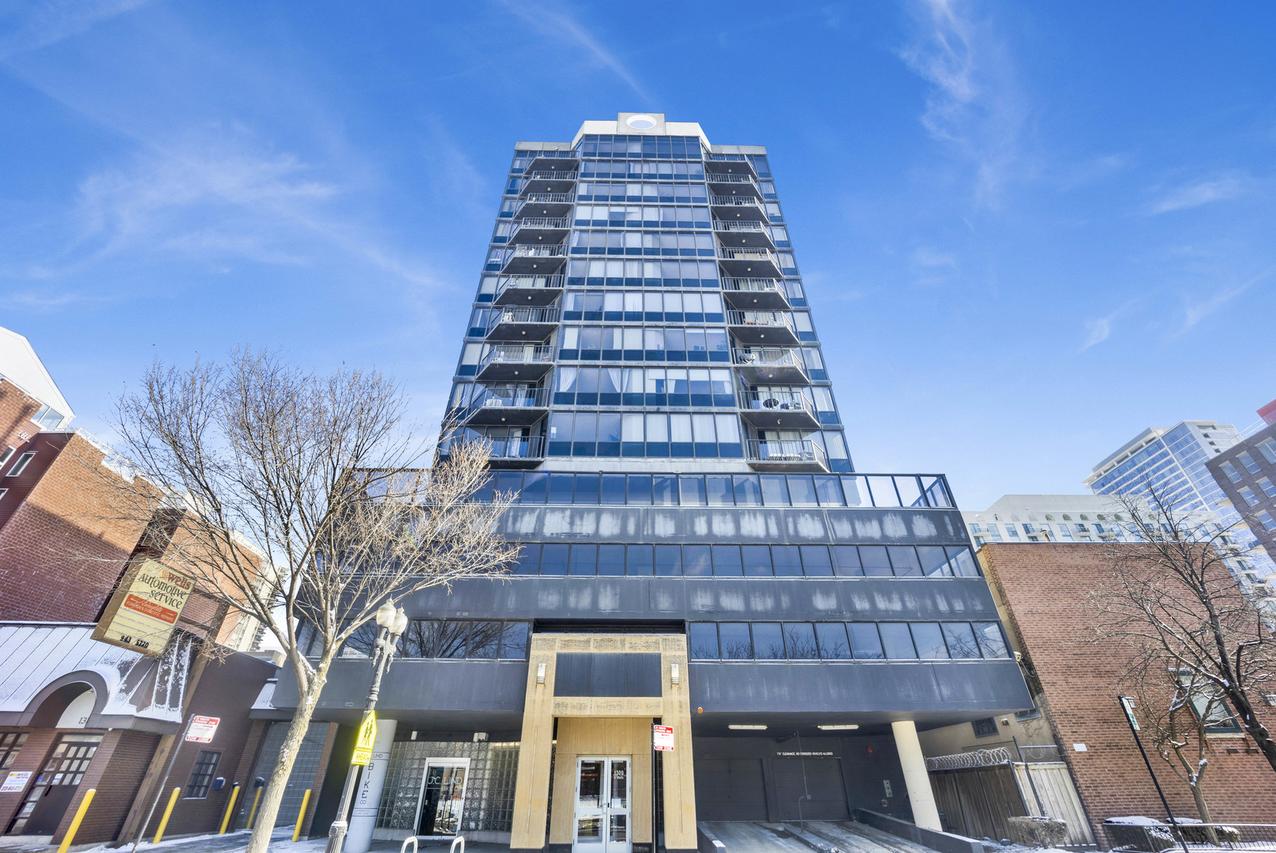 1309 N Wells St. #1002, Chicago, IL 60610
