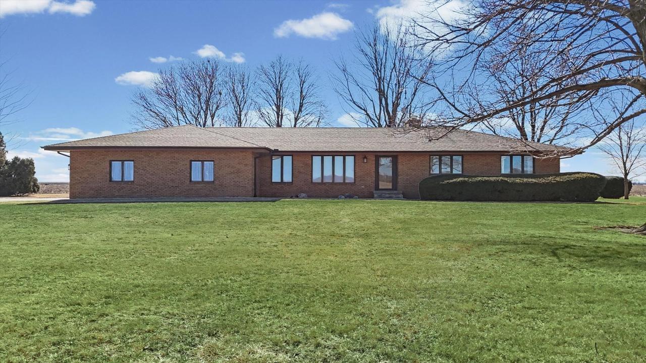 36215 E 200 North Rd., Bellflower, IL 62174