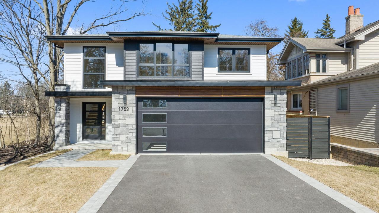1752 Maclean Ct., Glenview, IL 60025