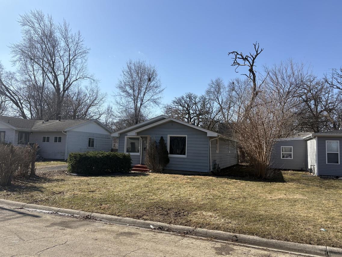 689 Country Club Dr., Kankakee, IL 60901