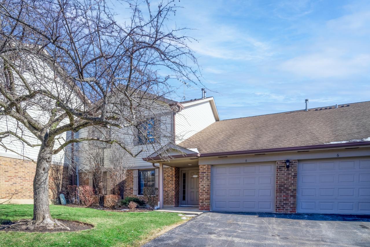 4131 N Pheasant Trail Ct. #8, Arlington Heights, IL 60004
