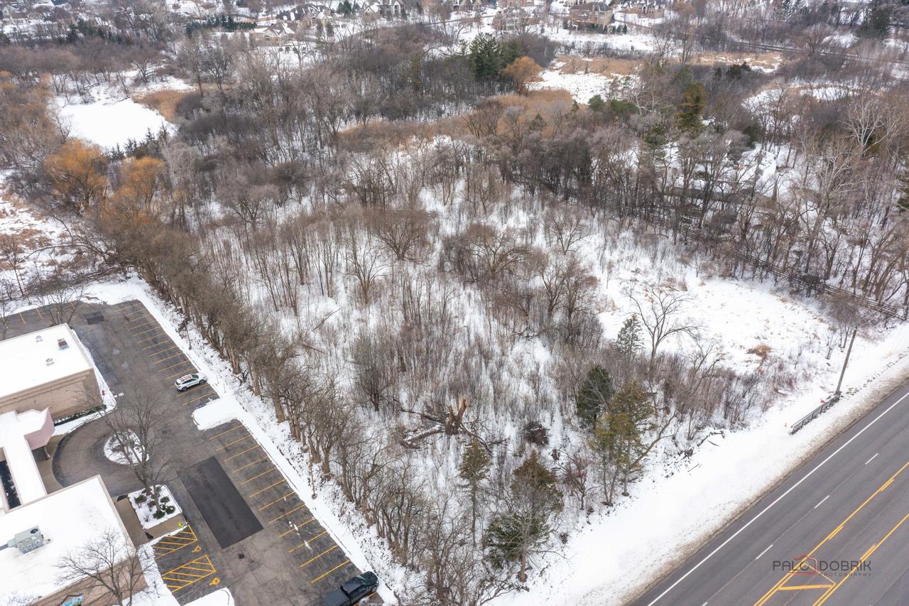 5176 Aptakisic Rd., Long Grove, IL 60047