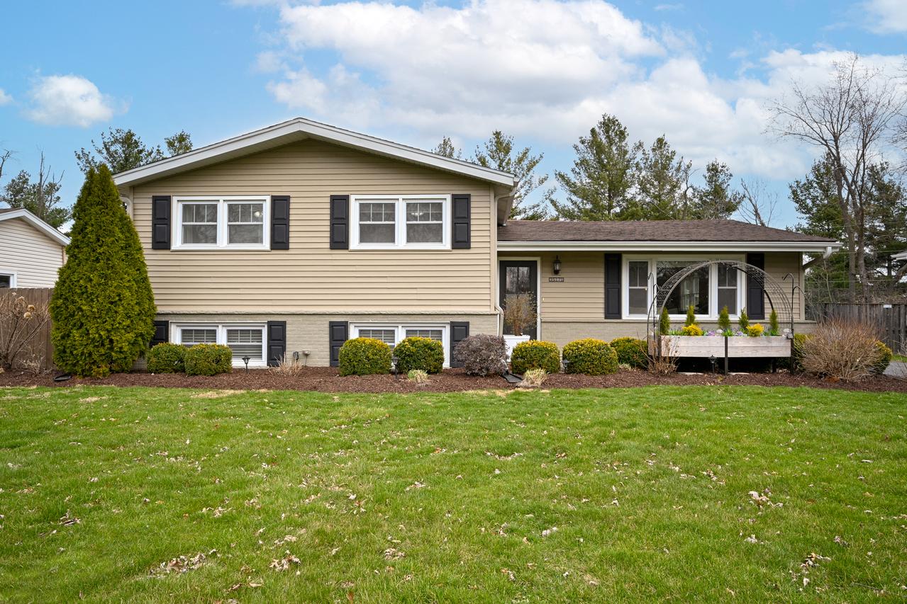 3S171 Arboretum Rd., Glen Ellyn, IL 60137