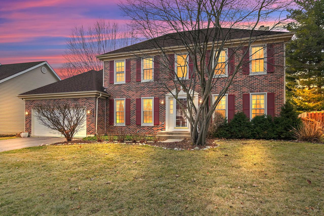 1200 Deep Woods Dr., Elgin, IL 60120