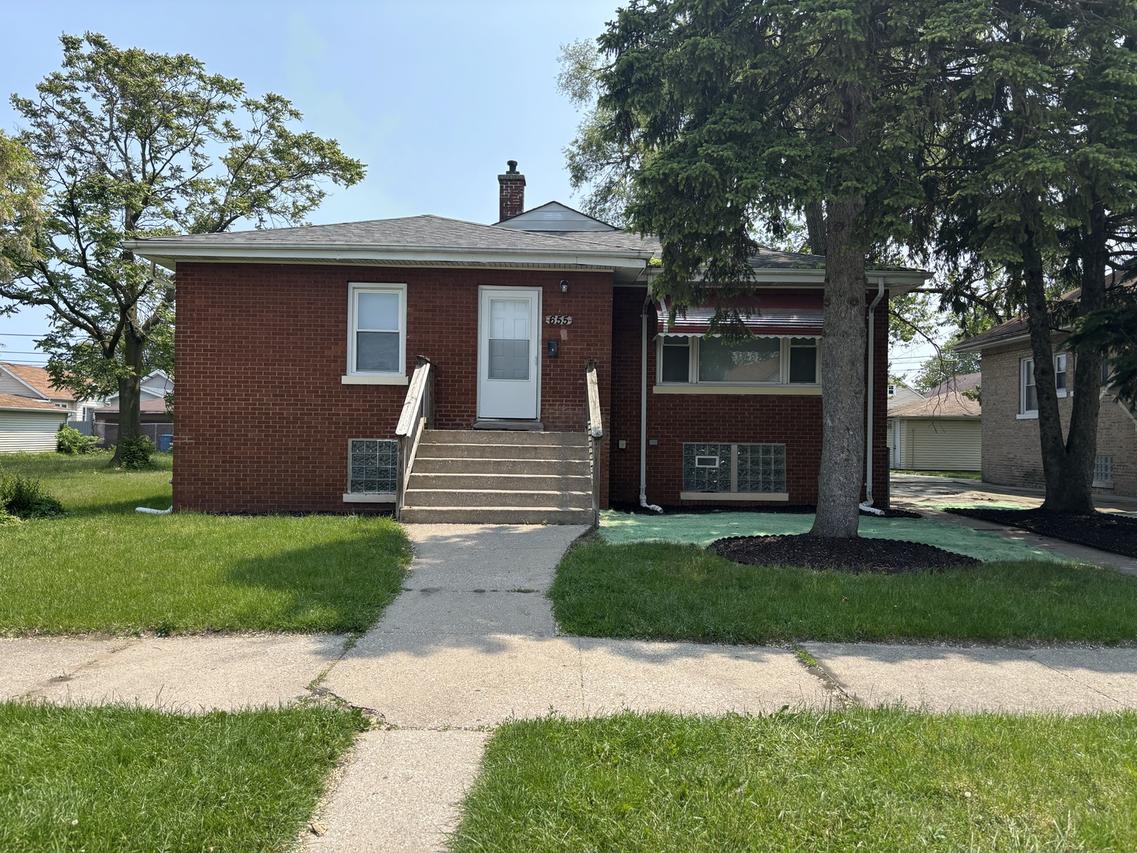 655 Hirsch Ave., Calumet City, IL 60409
