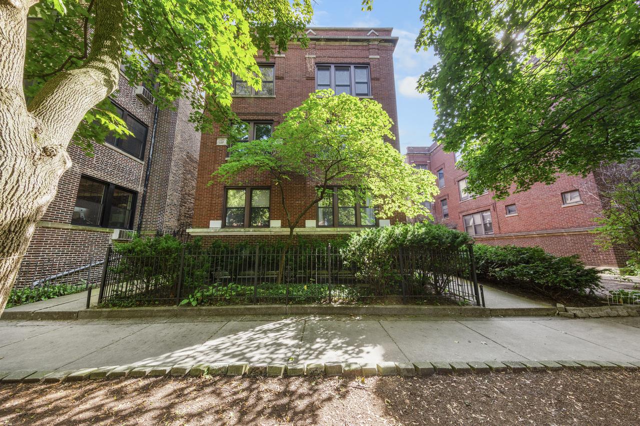 1447 W Rosemont Ave. #1, Chicago, IL 60660