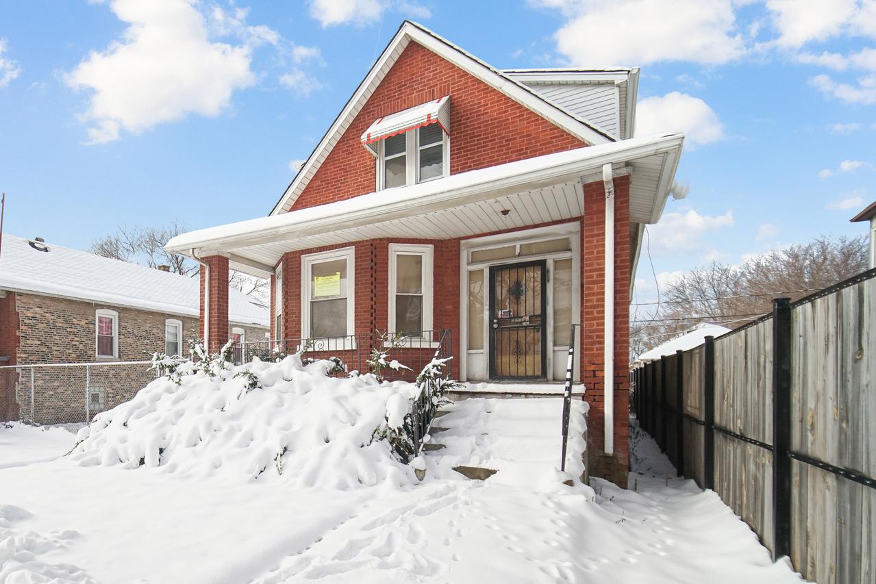 8626 S Kingston Ave., Chicago, IL 60617