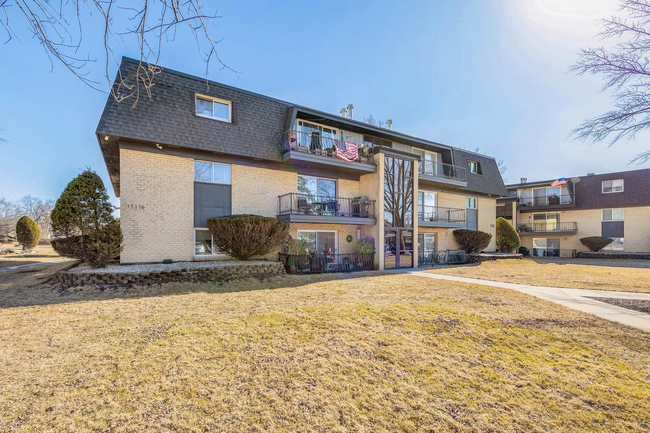 11116 S 84 Ave. #2B, Palos Hills, IL 60465