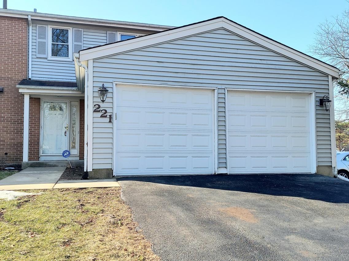 221 Monroe Rd., Bolingbrook, IL 60440