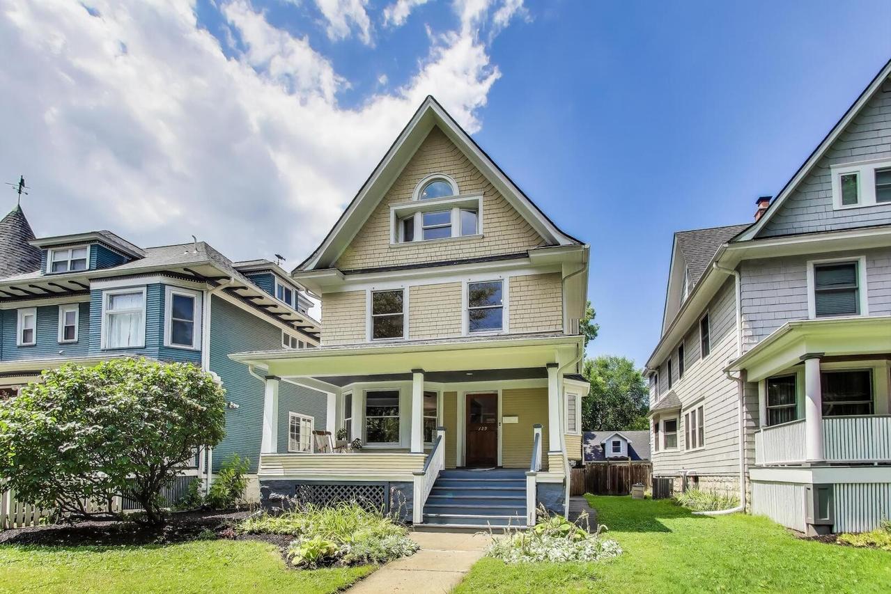 129 S Ridgeland Ave., Oak Park, IL 60302