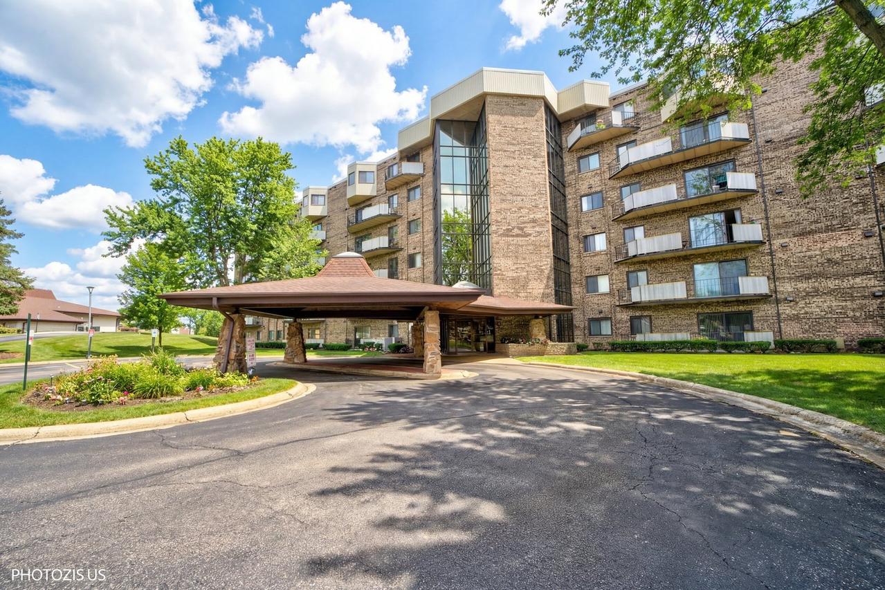 1275 E Baldwin Ln. #602, Palatine, IL 60074