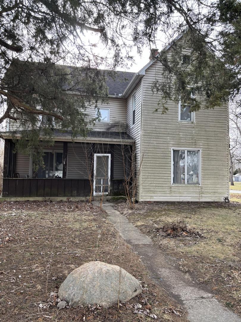 105 W Adams St., Pesotum, IL 61863
