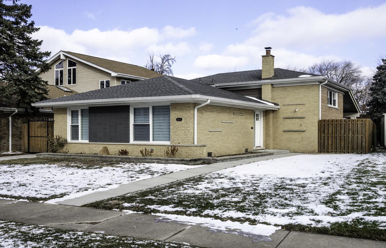 10841 Laramie Ave., Oak Lawn, IL 60453