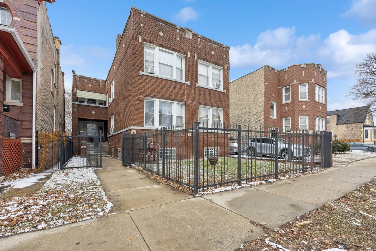 7126 S Saint Lawrence Ave., Chicago, IL 60619