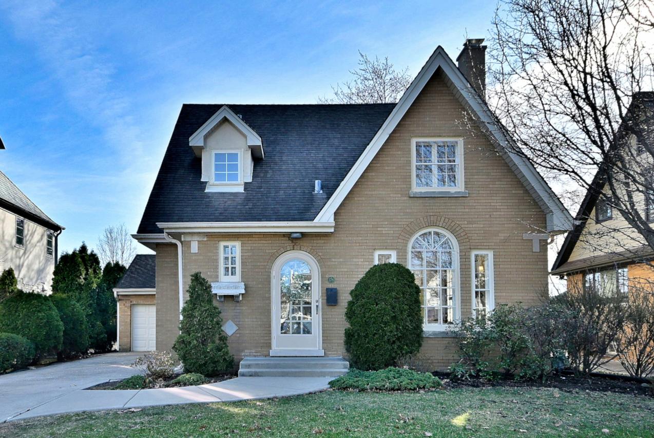 179 S Lawndale Ave., Elmhurst, IL 60126